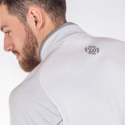 Galvingreen Galvin Green Daxton Insula Golf Pullover 11 Galvingreen Galvin Green Daxton Insula Golf Pullover -Golf Sweaters Sales Galvin Green SS22 Daxton Insula Half Zip Pullover G124201 Code SWGAL350 M White Cool Grey Sharkskin Model 3