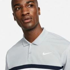Nike Dry Victory Colourblock Golf Polo Shirt -Golf Sweaters Sales Nike SS22 Dry Victory Colourblock Golf Polo Shirt DH0845 077 M Smoke Grey Obsidian White model 2